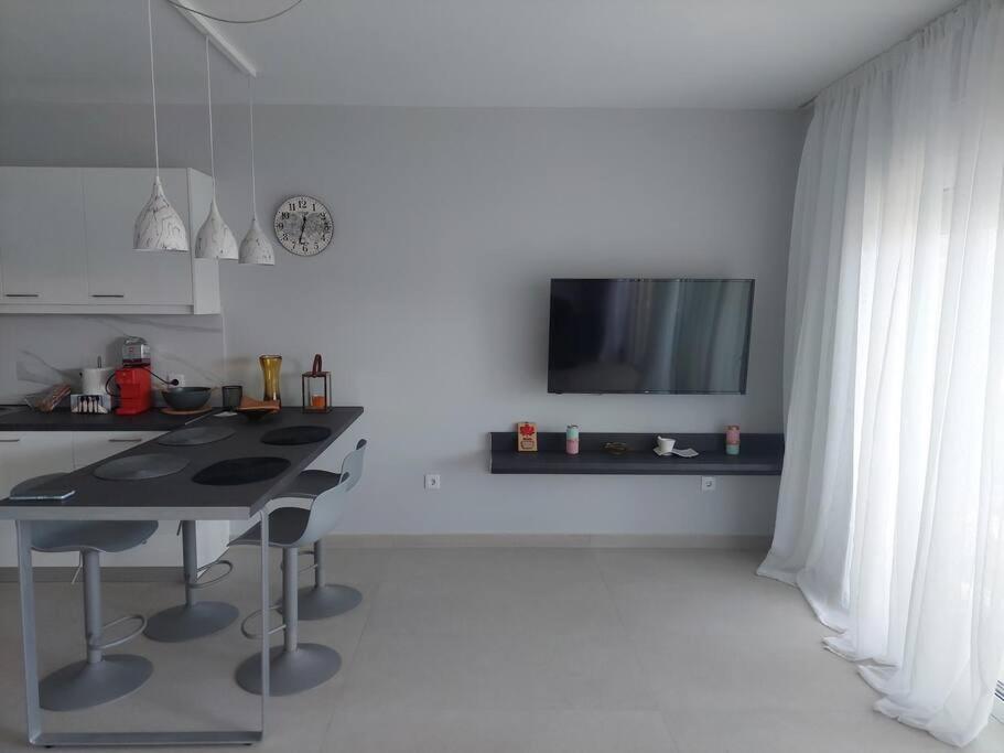 Gesyl Apartment Толон Экстерьер фото